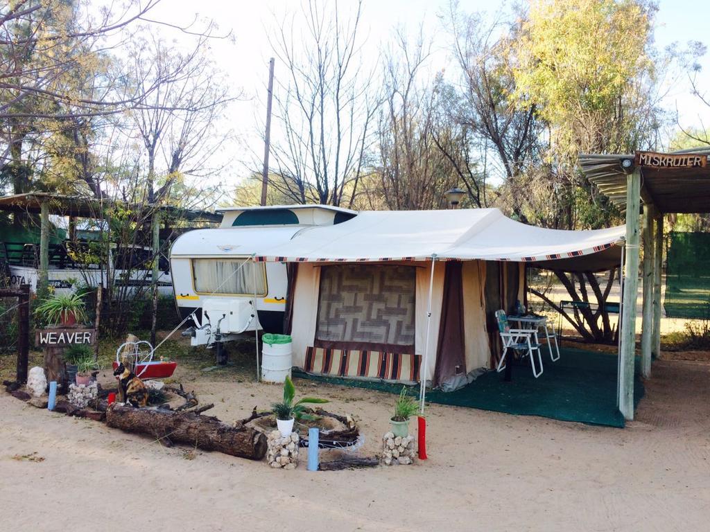 Kalahari Camelthorn Guesthouse And Camping Askham Room photo