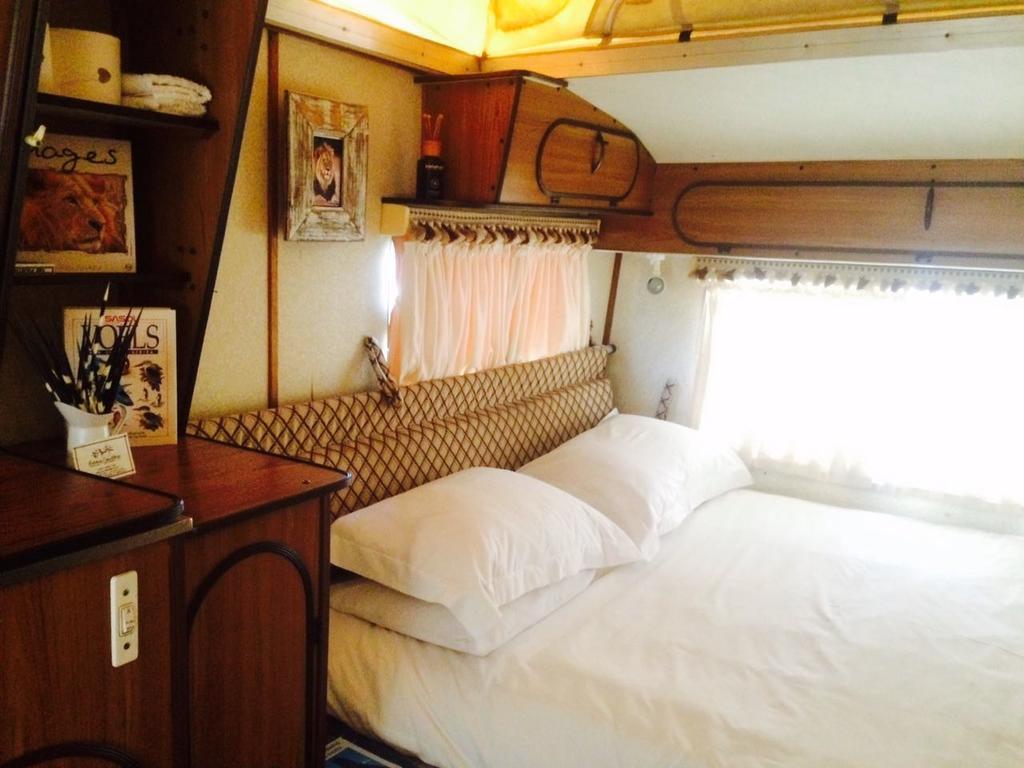 Kalahari Camelthorn Guesthouse And Camping Askham Room photo